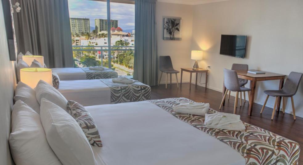 Cairns Plaza Hotel Екстер'єр фото